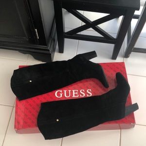 Brand: Guess | Shoe: BLACK SUEDE | Size: 7